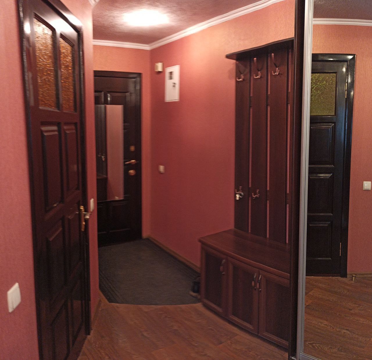 ‼Продам 2-ком. квартиру на ка. Щербакова. 5/5 эт., 61/42/6м². АВТОНОМНОЕ отоп-е. Улучшенная планировка (узаконена). Ремонт делался для себя. Отличное, жилое состояние. Кондиционер в каждой комнате, м/п окна, разводка, эл/проводка медная . Балкон застеклён. Мебель и техника остаются. Квартира утеплена. Есть «б...